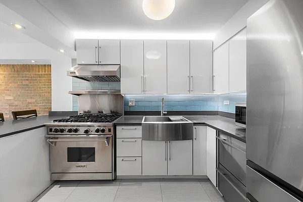 Sold by Compass | media 4