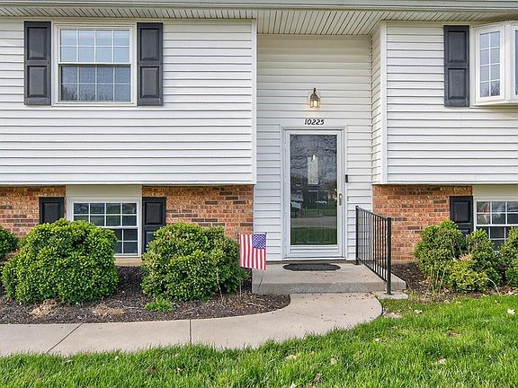 3rd image of 10225 Springknob Ct