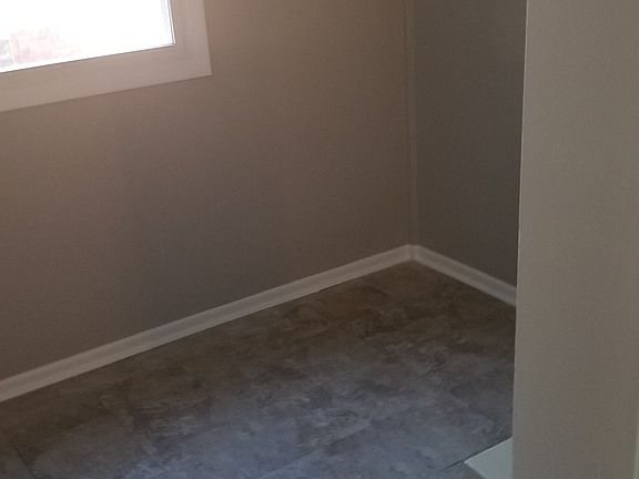 5th image of 7746 S Phillips Ave #1
