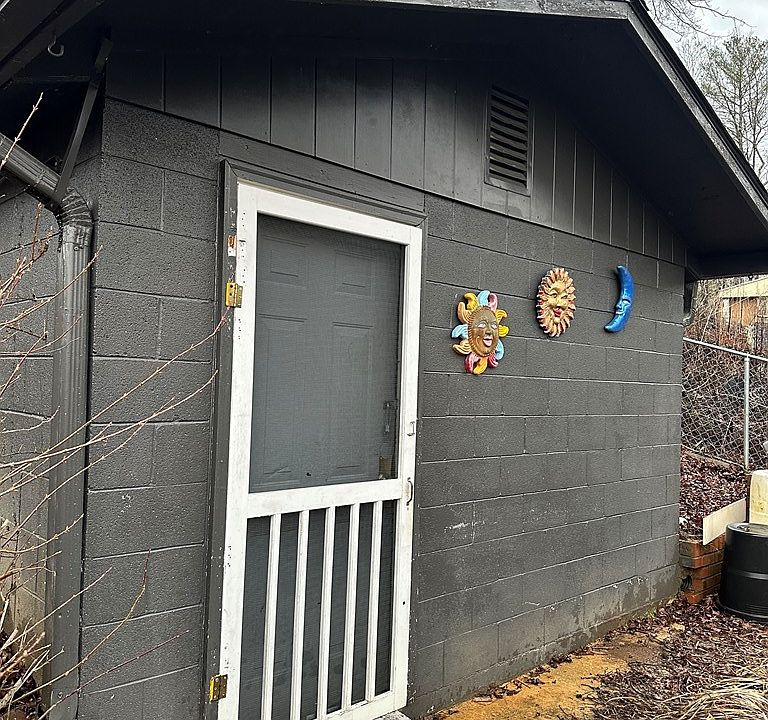 2nd image of 11 Piercy Rd
