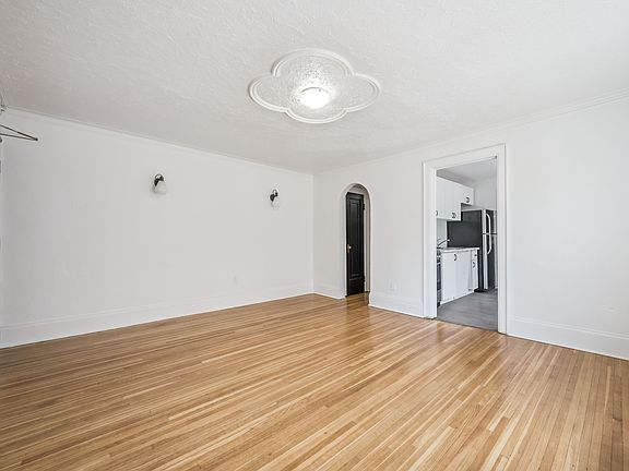 4th image of 112 Margaret Ave #1514070