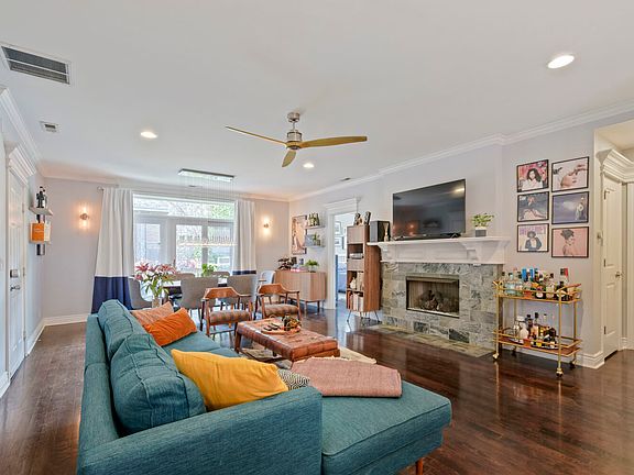 4th image of 927 W Agatite Ave APT 3S