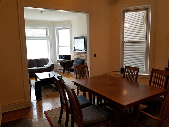 3rd image of 2644 N Wilton Ave Unit 2