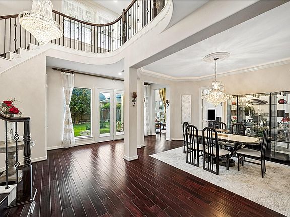 5th image of 2915 Sentry Oak Way