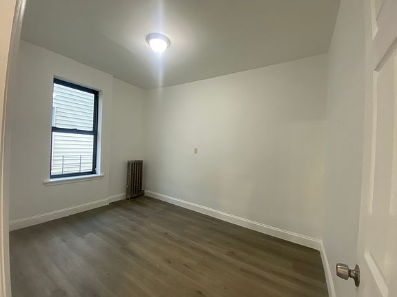 4th image of 1246 Stratford Ave #2R