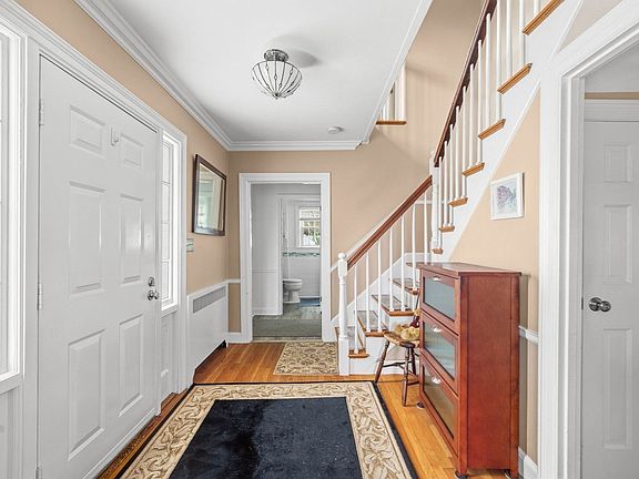 4th image of 70 Mount Vernon Rd W
