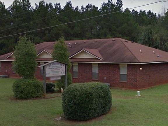 3rd image of 1000 Desoto Dr
