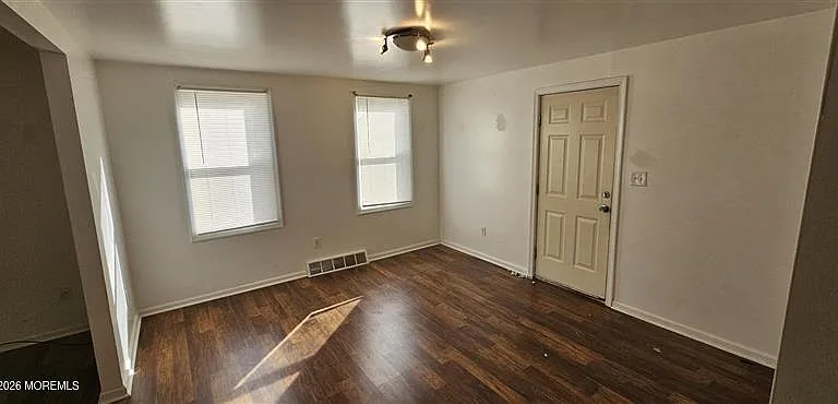 402 W Green St — Photo 1