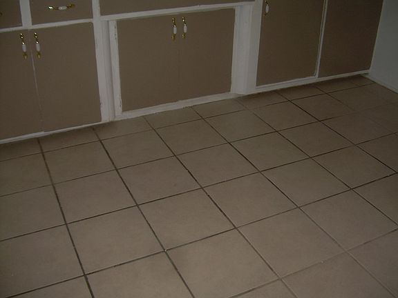5th image of 10619 S Van Ness Ave APT 1