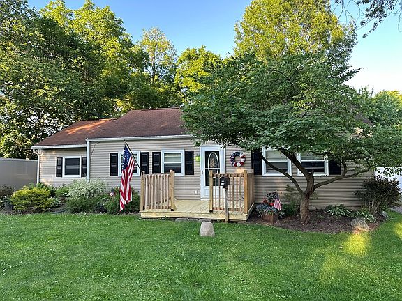 2nd image of 119 Brookside Dr
