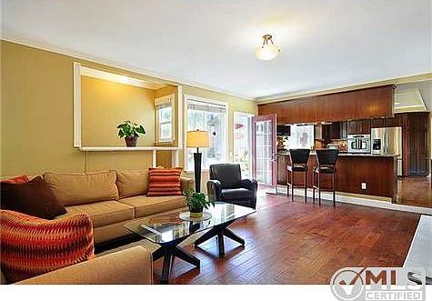 5th image of 1757 Essex St