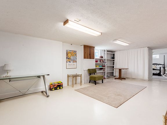 3rd image of 2022 Milden Rd