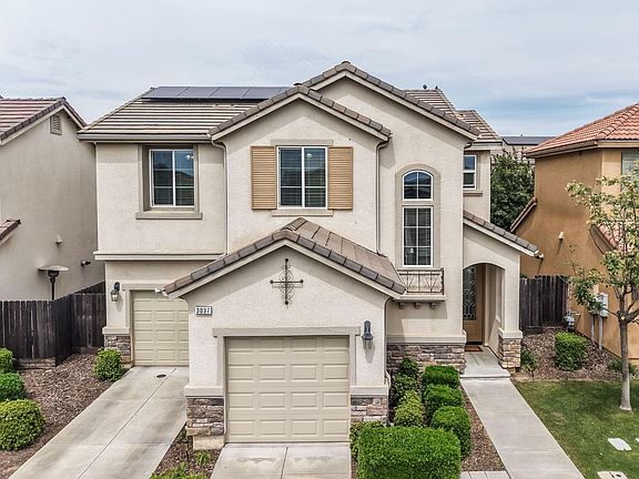 2nd image of 3037 Roche Ln