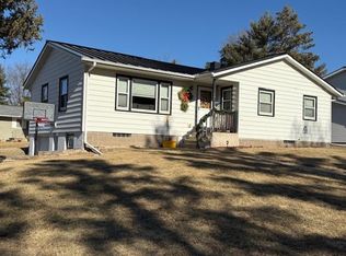 524 W Lincoln St, Caledonia, MN 55921