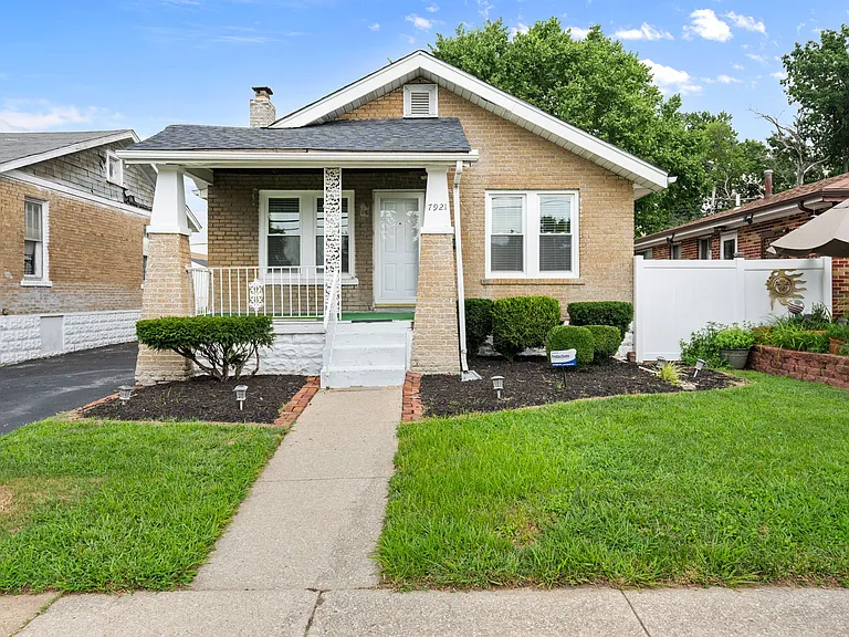7921 W Bruno Ave — Photo 1