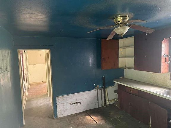 5th image of 712 Park St