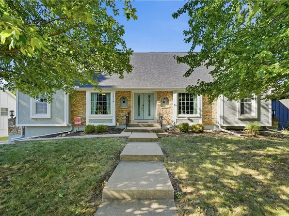 12716 W 57th Ter, Shawnee, KS 66216