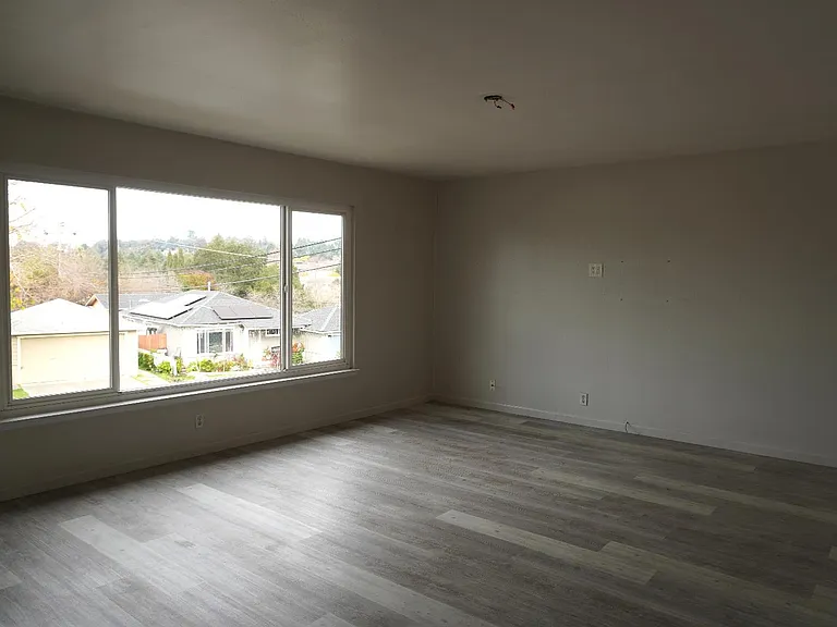 1115 Sereno Dr — Photo 9