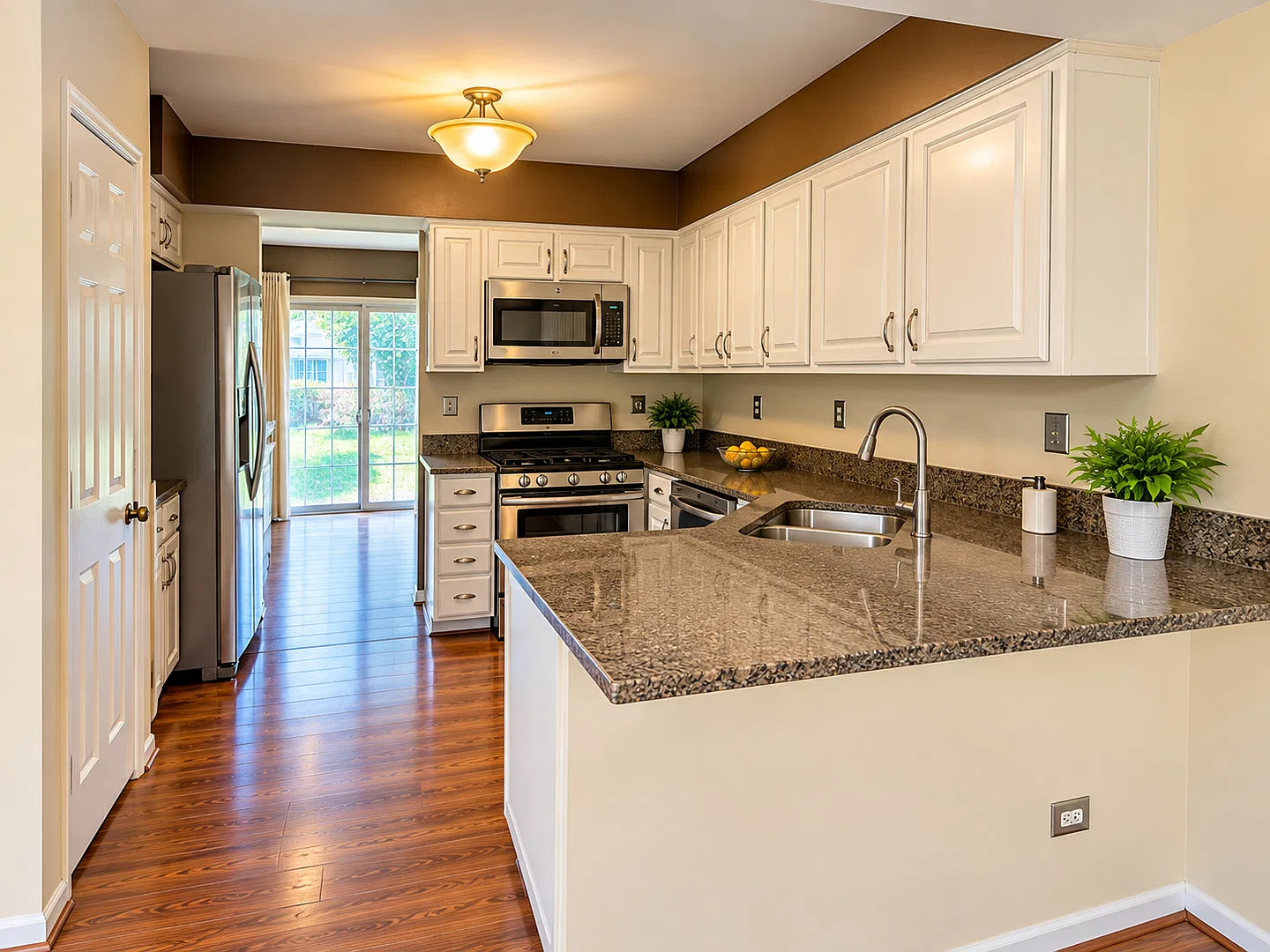 3 bed, 2.5 bath, 1810 sqft, $2,600 — Photo 4