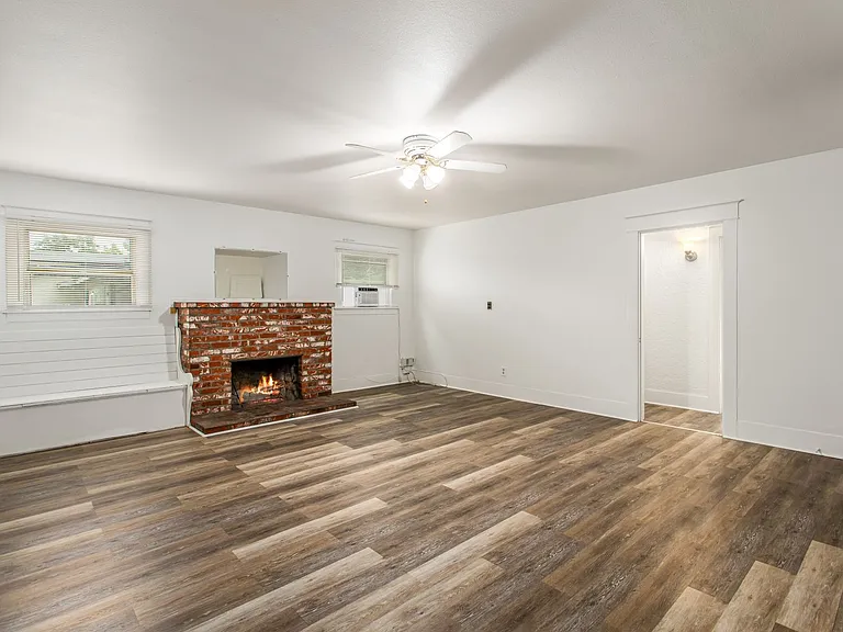 1359 Jasper Ave #1 — Photo 40