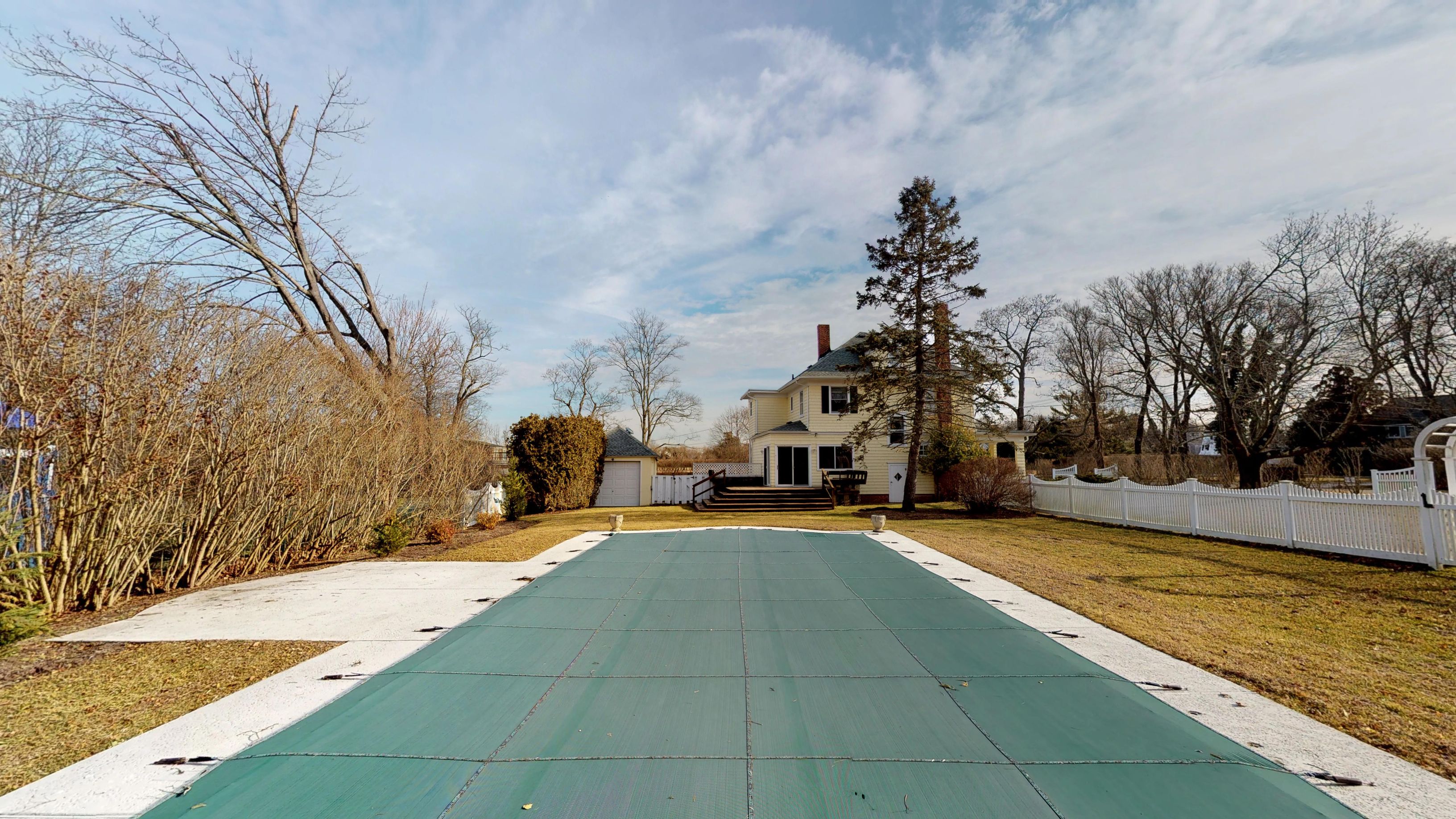 16 Seafield Ln, Westhampton Beach, NY 11978 Out East