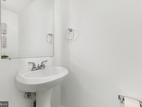5th image of 5667 Rayburn Ave