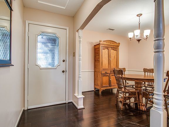 5th image of 1608 Bedford Oaks Dr