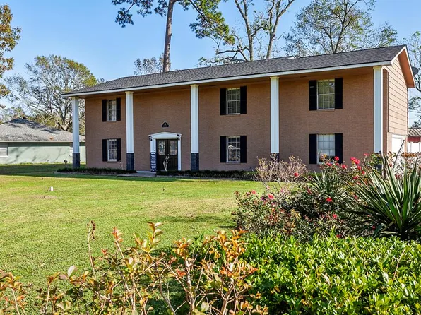 11 Finwick Dr, Orange, TX 77632