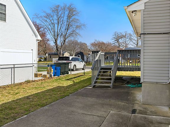 5th image of 200 Linda Anne Ave