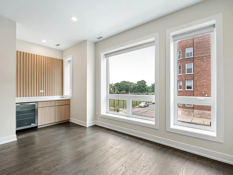 412 E 50th Pl #2 — Photo 7