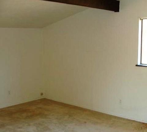 4th image of 3217 Catalpa St