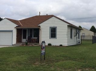602 Iron St, Victoria, KS 67671