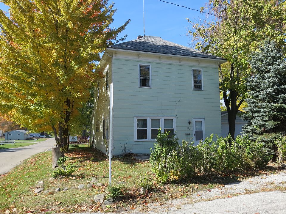 1st image of 1222 S Oak St