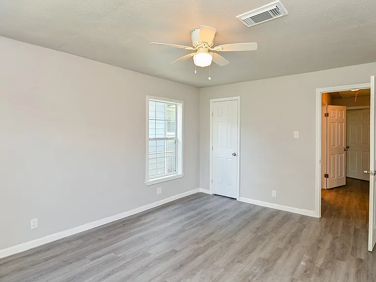 4714 Nichols St — Photo 23