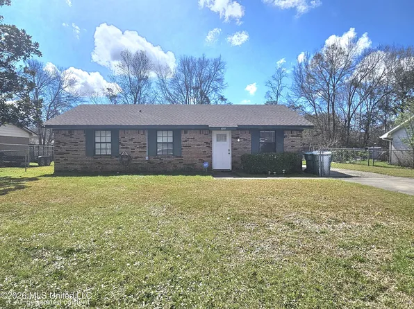 305 Lavelle Dr, Gulfport, MS 39503