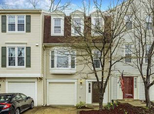 25 S Floyd St, Alexandria, VA 22304