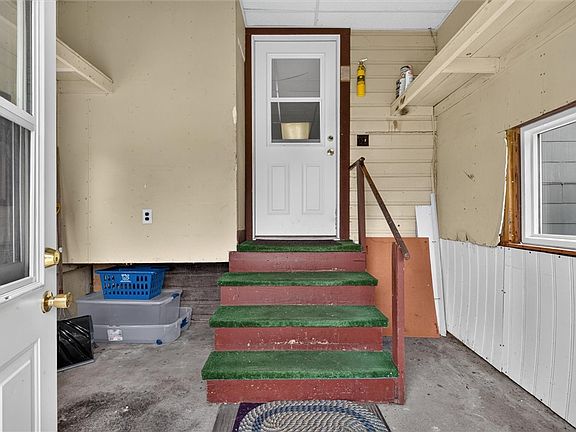 4th image of 157 Clark St