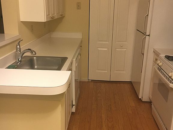 5th image of 12913 Alton Sq