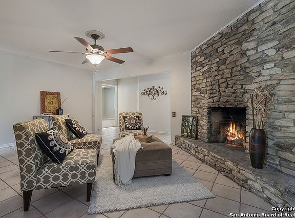 5th image of 7430 Shady Hollow Ln