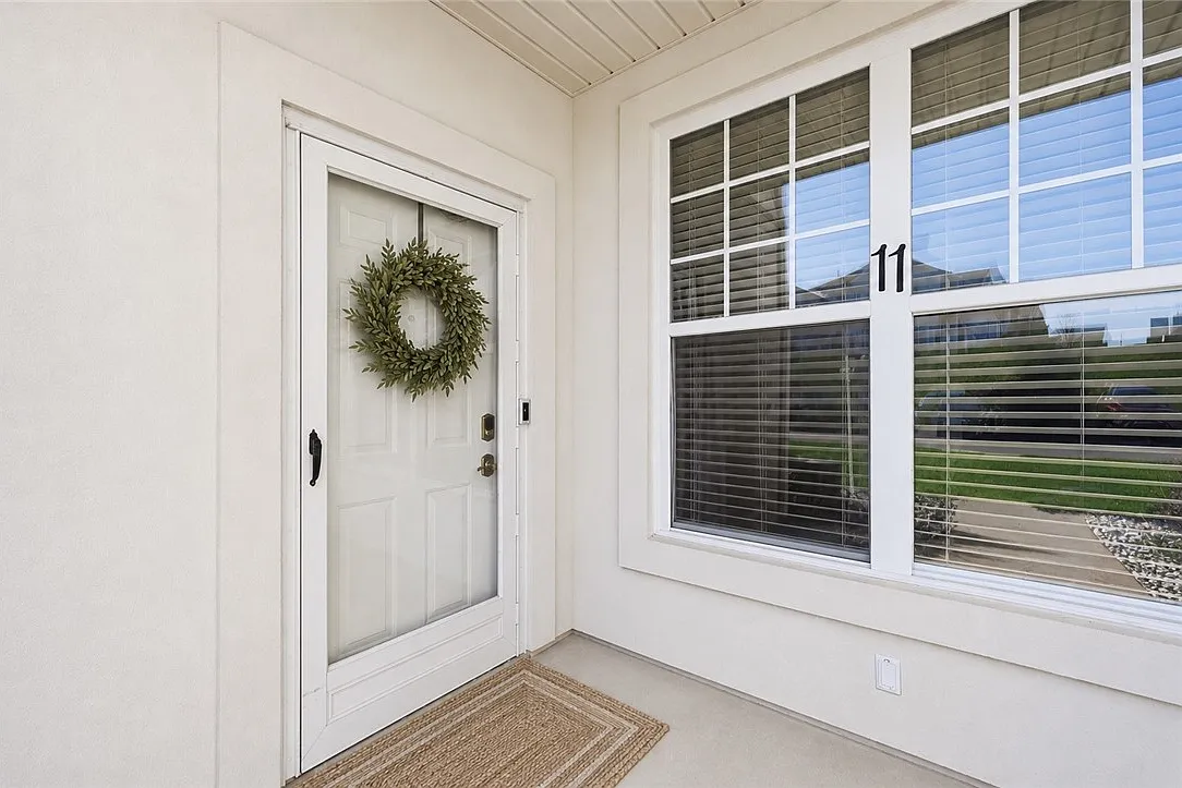 1 bed, 827 sqft, $1,650 — Photo 2