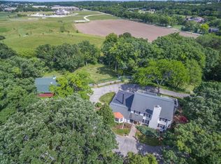 2415 Oakwood Rd, Hartland, WI 53029