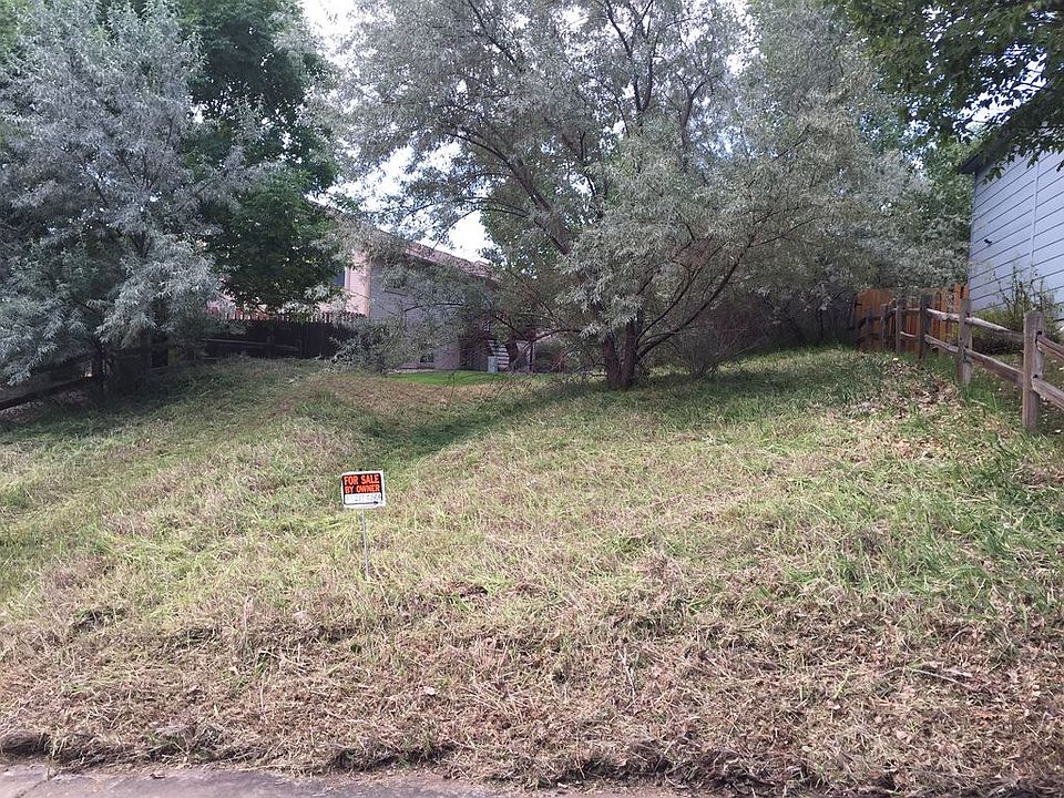 1st image of 1568 Chesham Cir