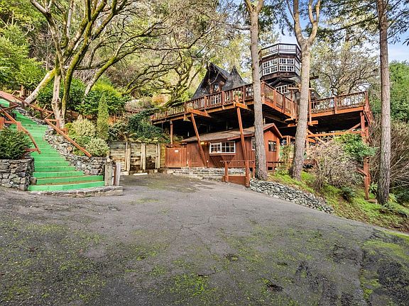2nd image of 266 Vallejo Avenue