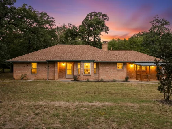 3548 Bent Oak St E, Greenville, TX 75401