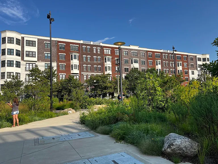 1300 Grand St #417 — Photo 28