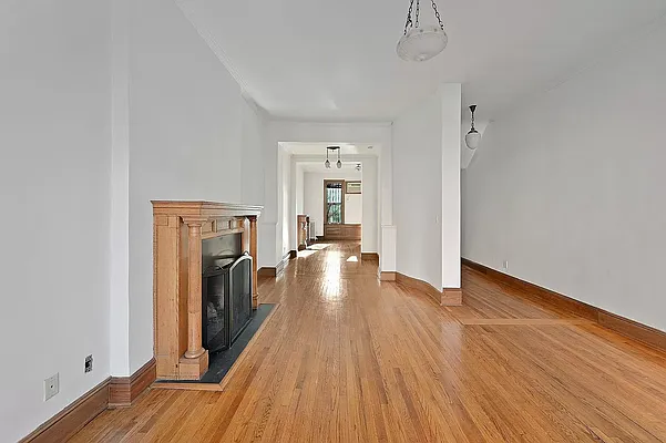 Rented by Oxford Property Group | media 38