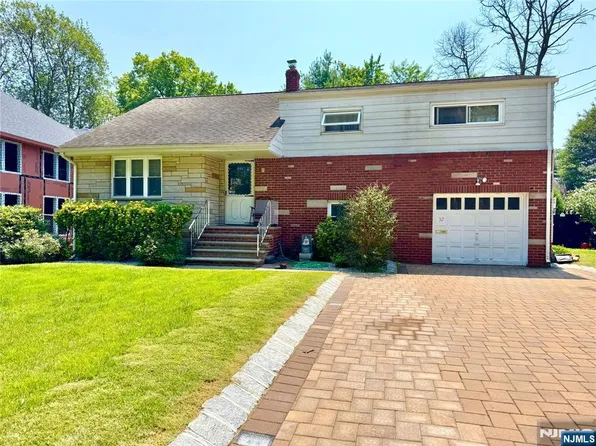 32 Van Arsdale Pl, Teaneck, NJ 07666