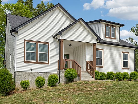 4th image of 1050 Spicer Dr