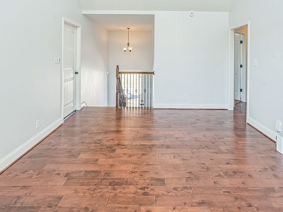 5th image of 796 Banister Dr
