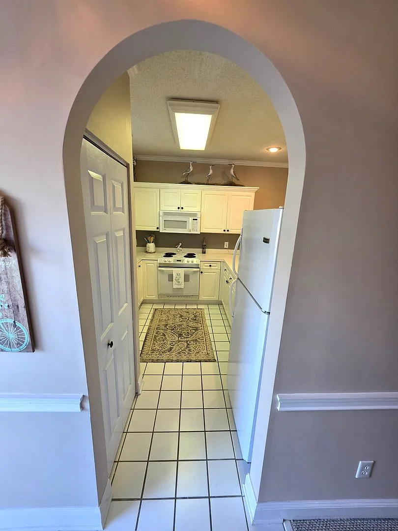 Feel Right at Home in This Charming 2-Bedroom, 2-Bathroom Home in The Gardens at Cypress Bay! — Photo 3